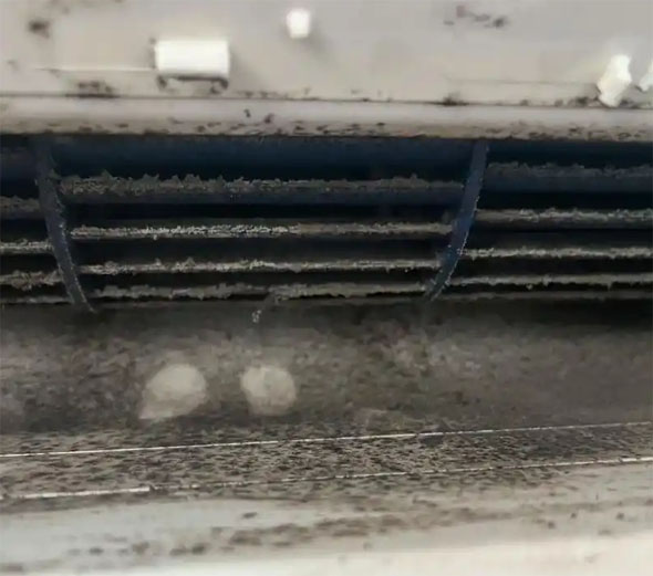 香河空调吹的风有股烧焦味是怎么回事